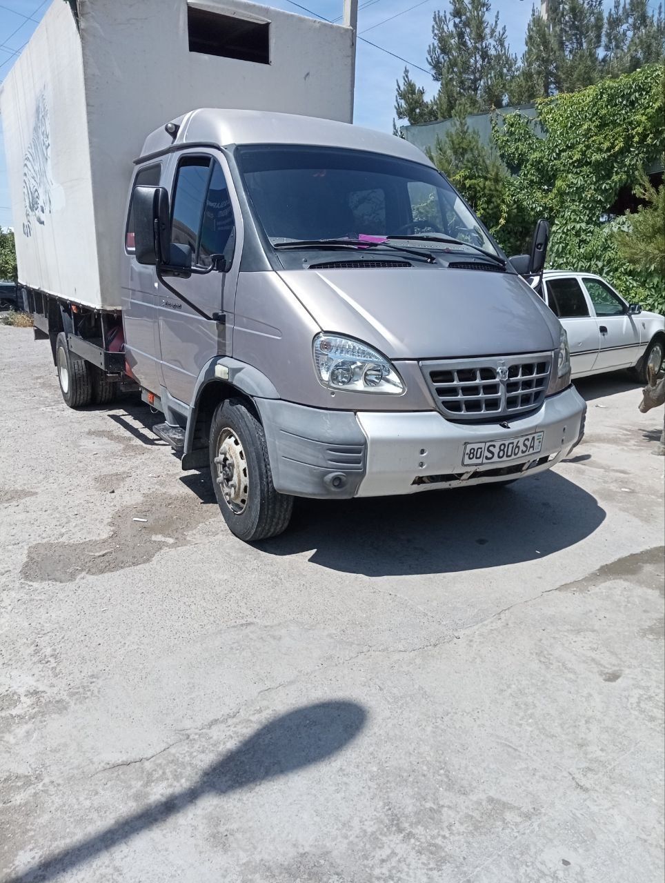 Yalday gruzovoy avtomobil.
