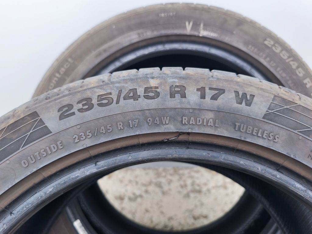 Летни гуми 235/45/17 2бр. Continental и 2бр. Dunlop