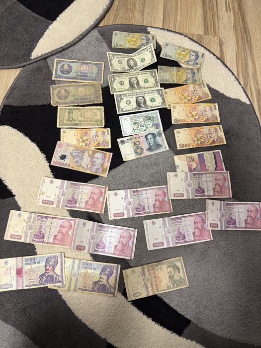 Vand bani vechi sau schimb cu diverse