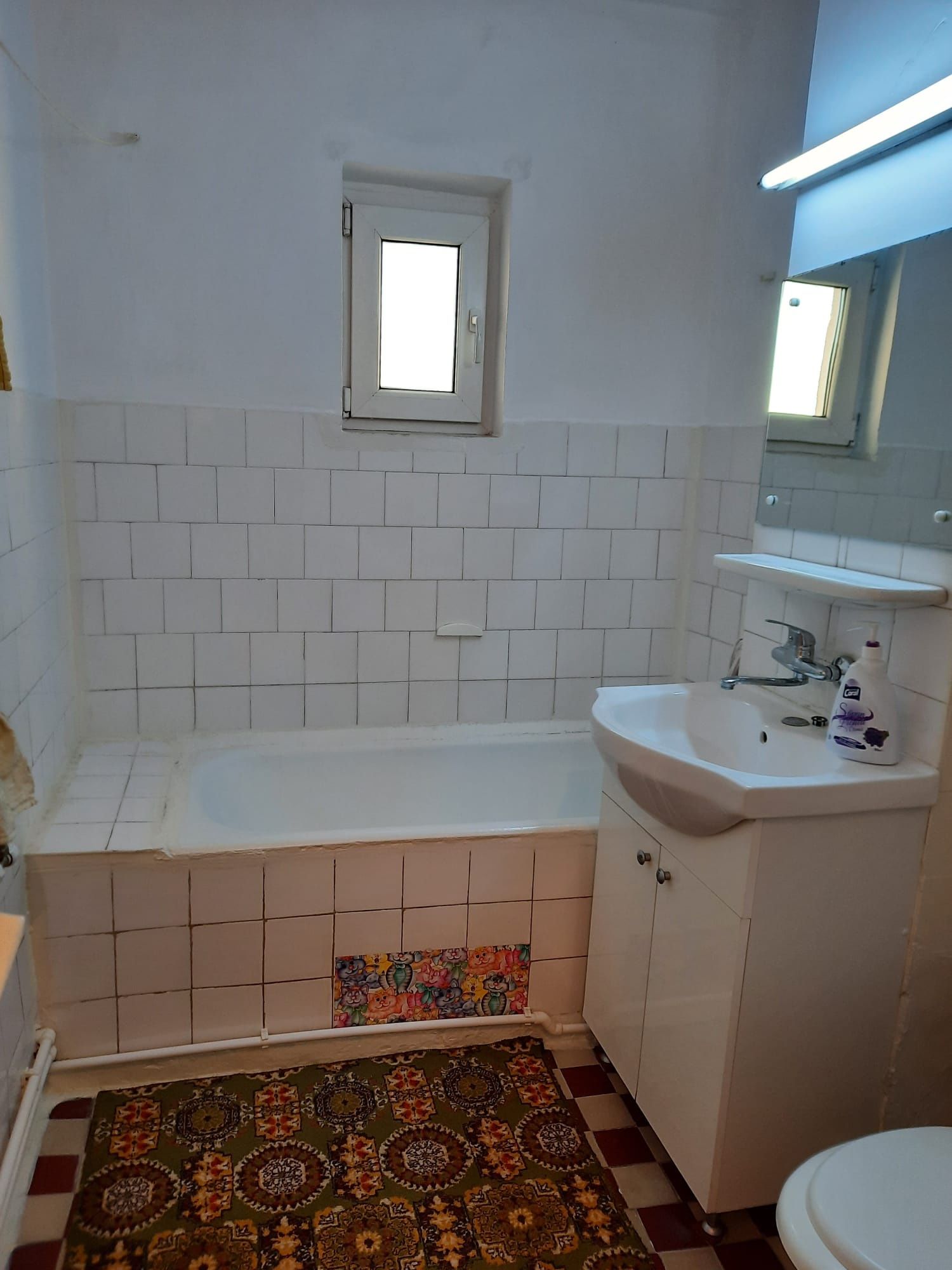 Vand apartament zona Far