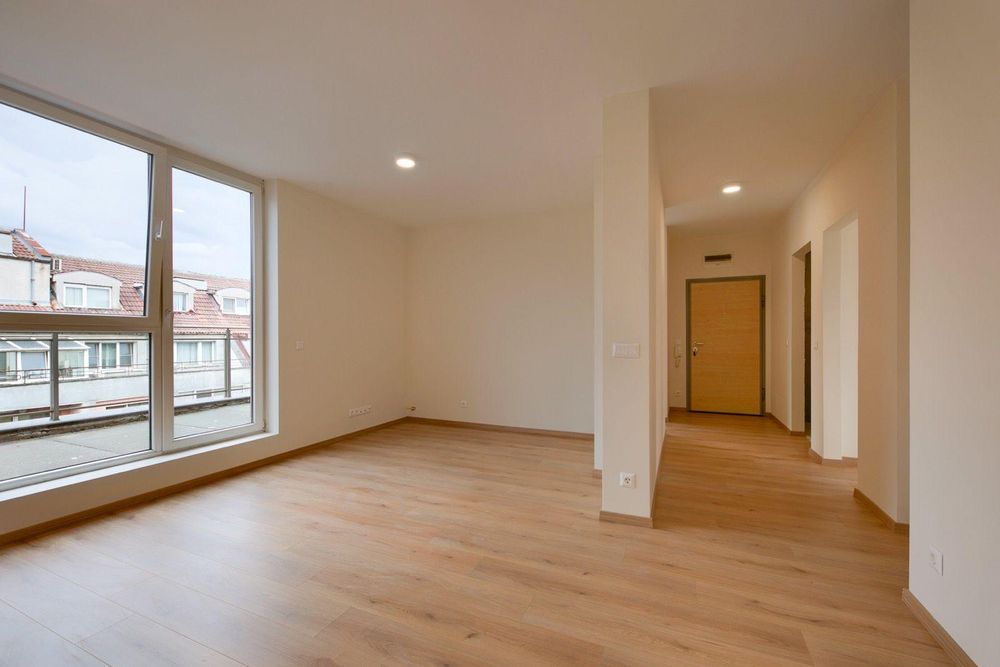 Тристаен,за продажба ,ж.к. Манастирски ливади