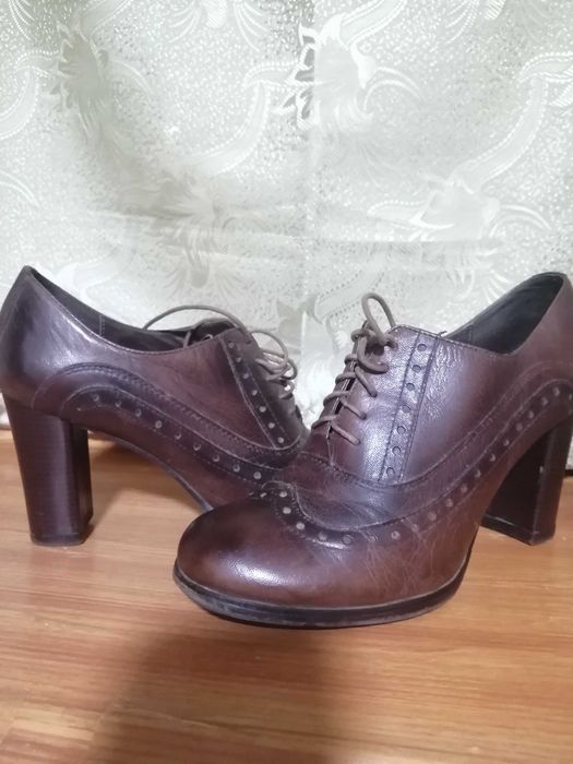 Туфли б/у 38размер  кожаные, коричневые