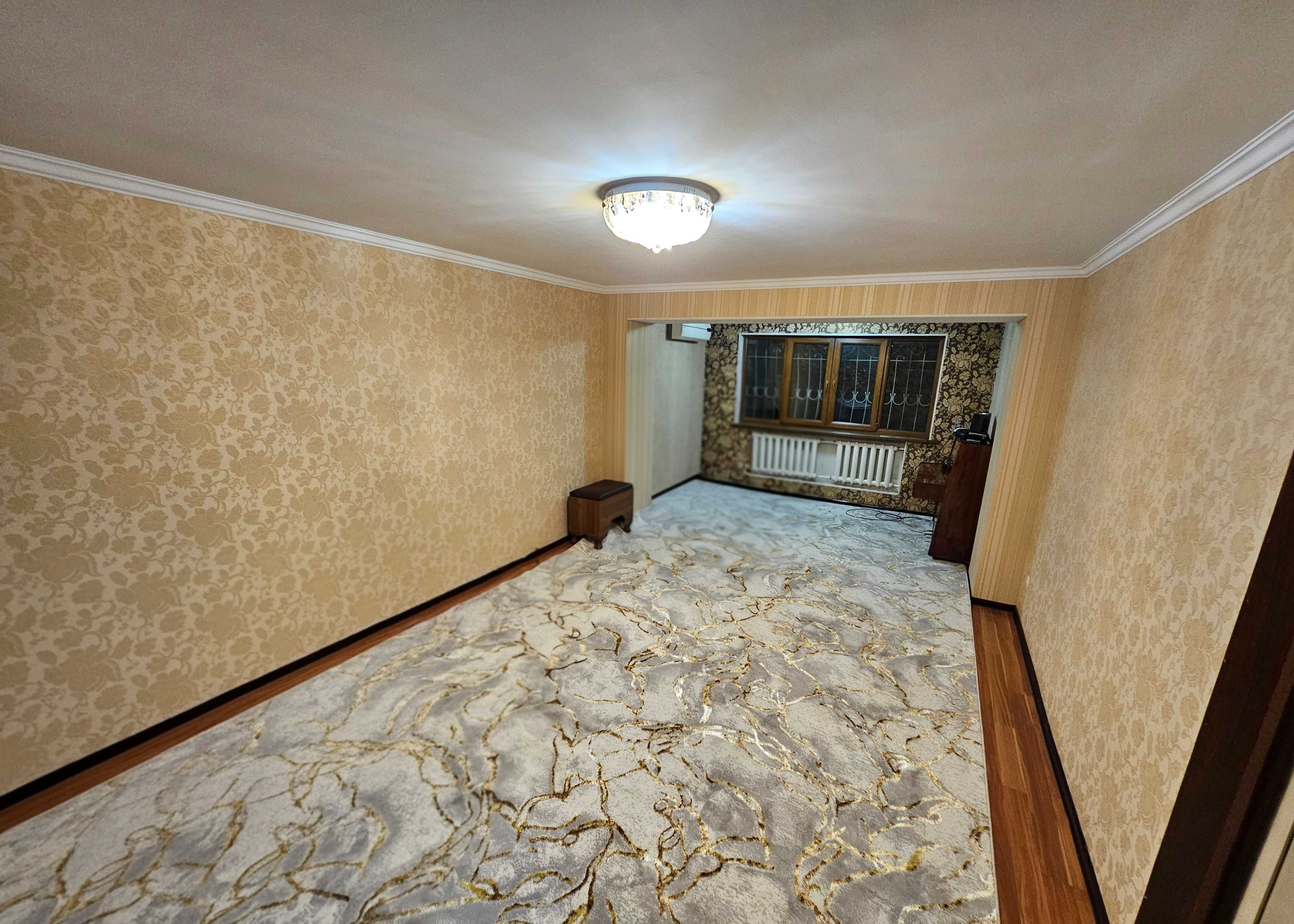 Сдается 4-комнатная квартира в Алмазаре, ул. Фараби, 2-й этаж, 120 м².