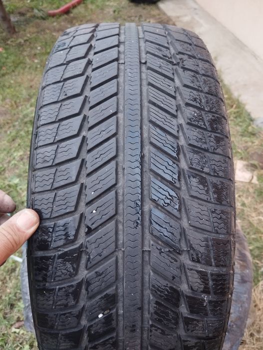 Cauciucuri de iarna 225/50/17 xl
