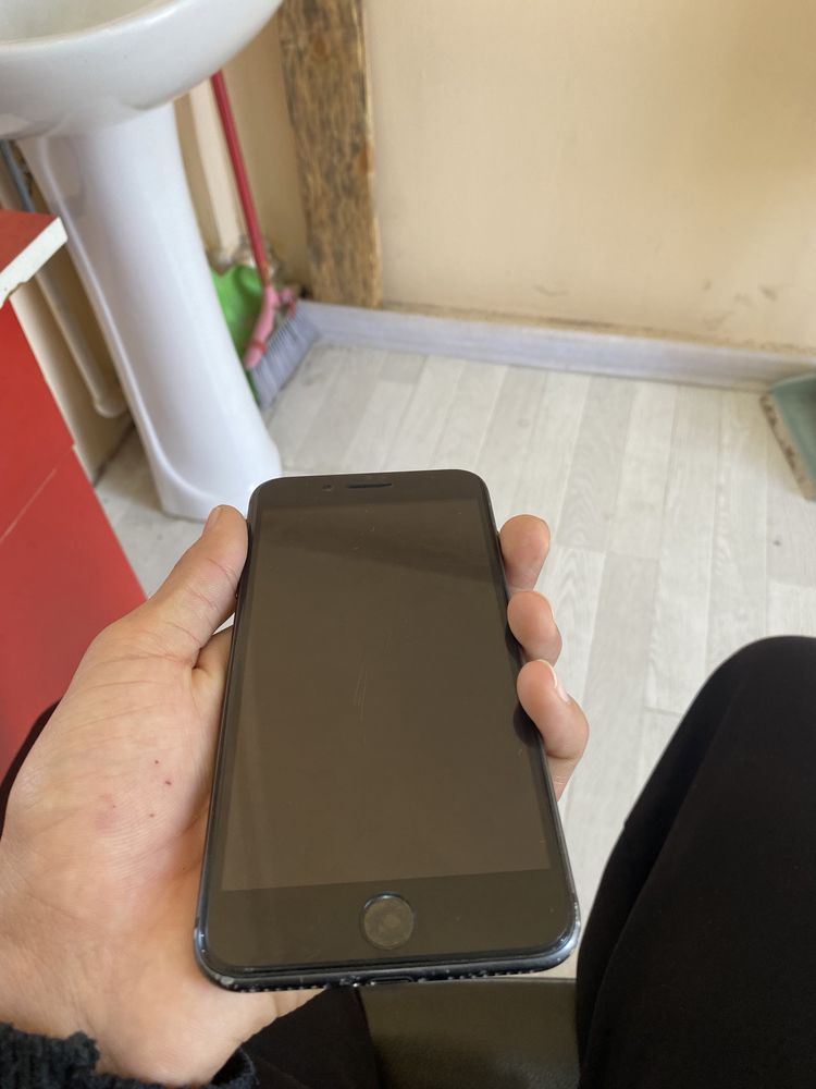 Iphone 8+ garantiya bor