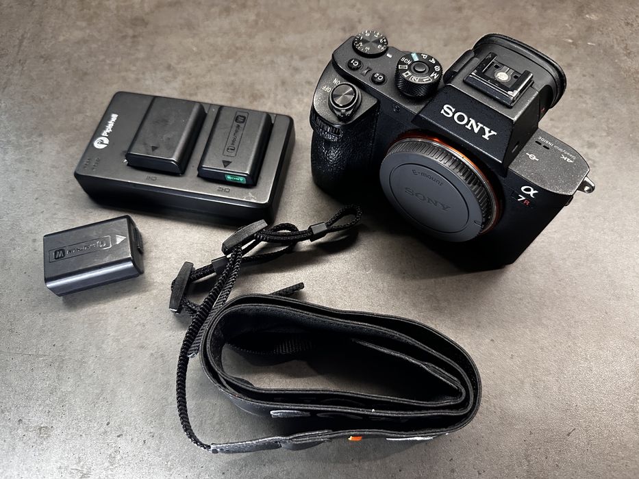 Camera Sony a7 r2 (body only)