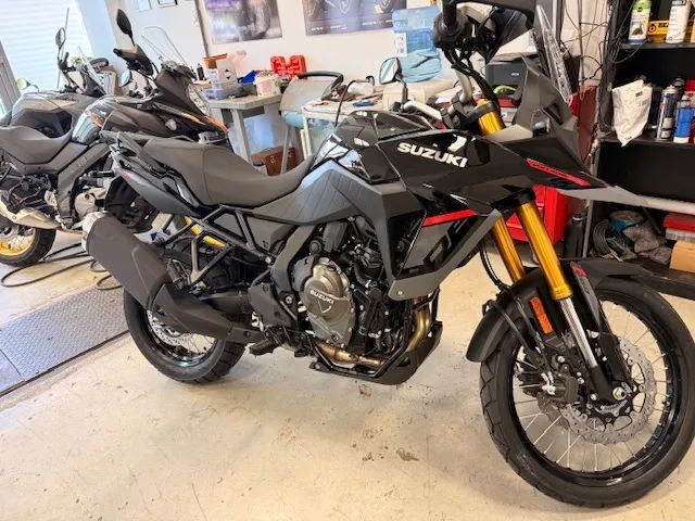 Suzuki V-Strom 800DE Suzuki V-Strom 800DE M6 Dageco Moto