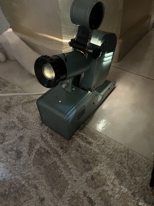 Прожекционен апарат с филмчета