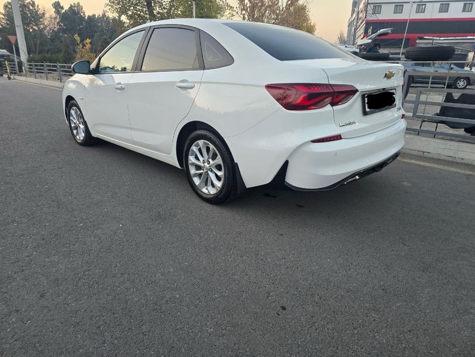 Monza sotiladi 1.5 atmasfera oq rang