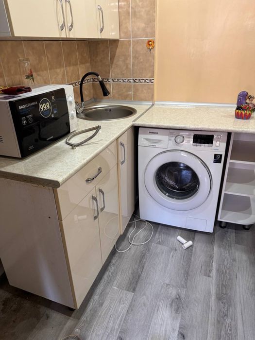 Продается встроенный мебель прихожая и для кухни