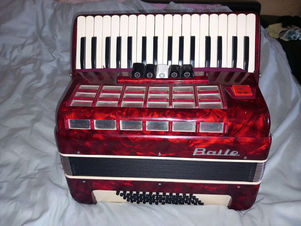 Acordeon Baile 60 de bași