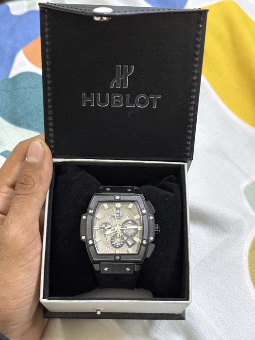 продается часы HUBLOT