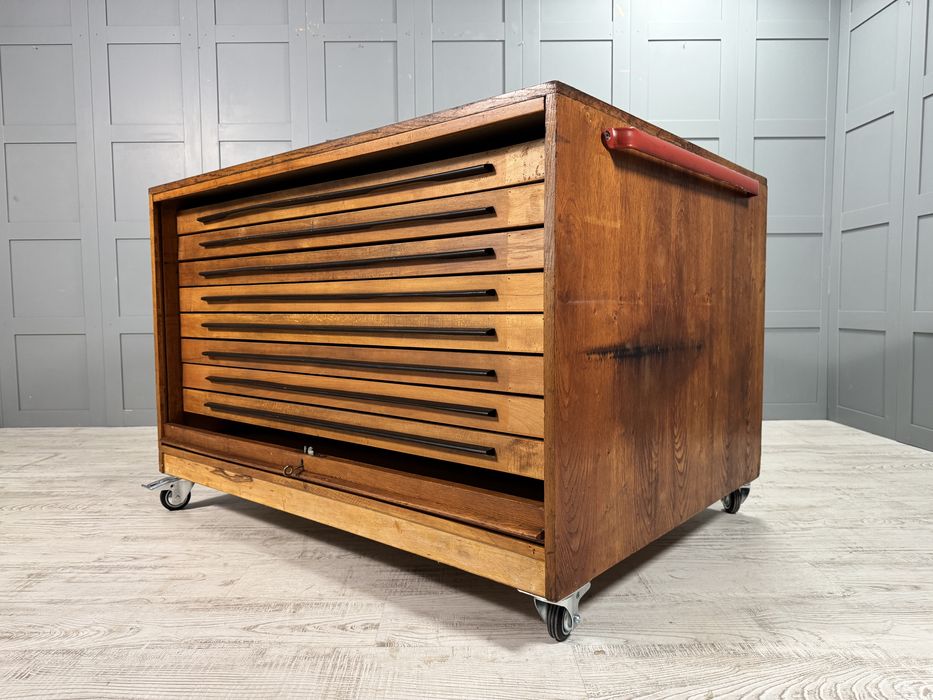 Картографски шкафове от 60-те Р462