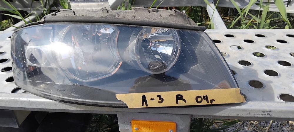 Десен фар за ауди А3 2005г