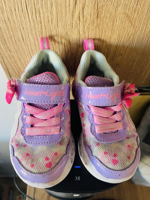 Scethers 22 номер розови