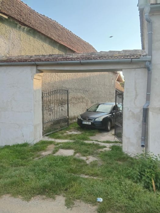 Vând casa în cincu