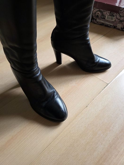Дамски кожени ботуши на ток