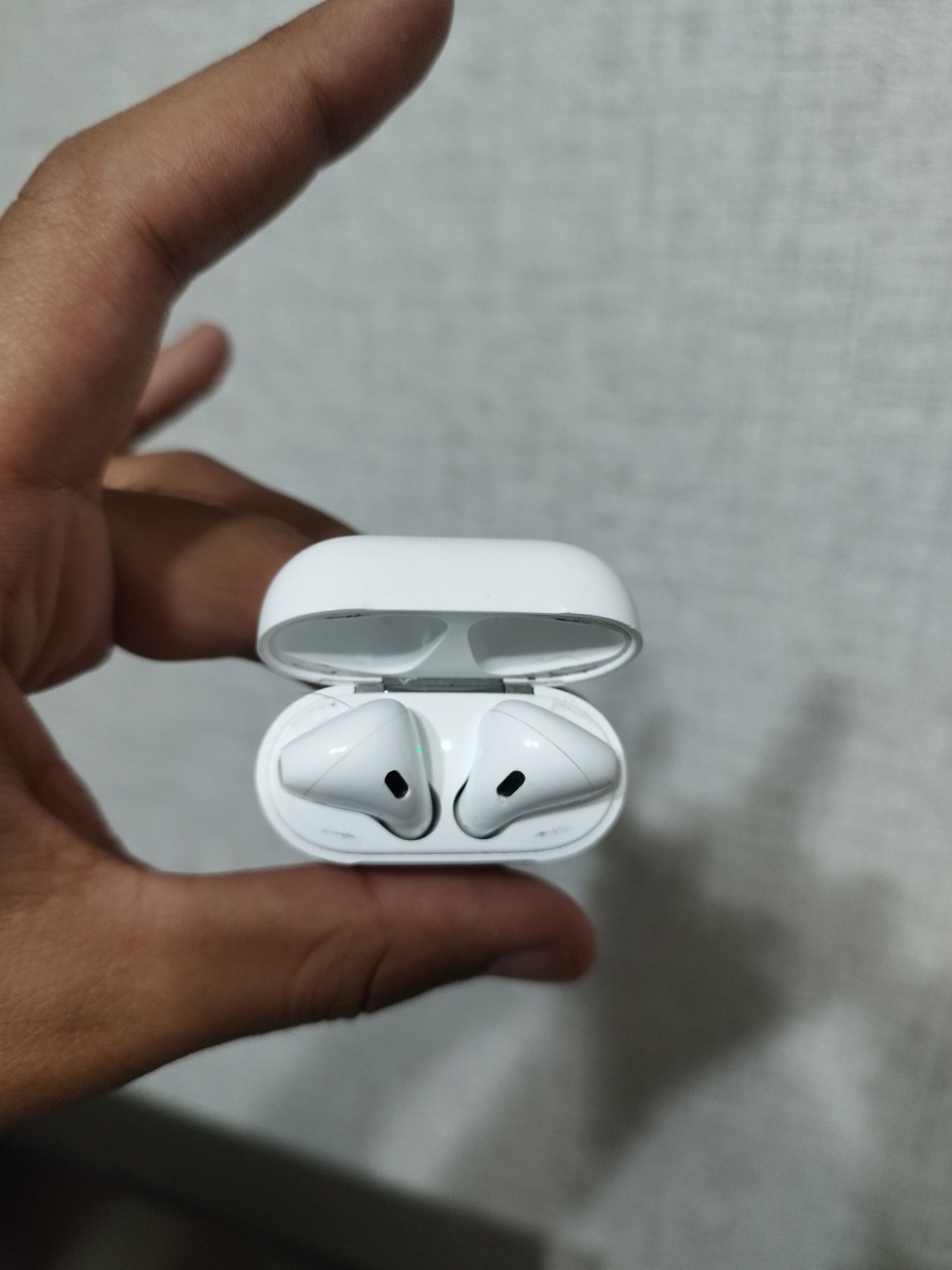 Airpods 2 sotladi