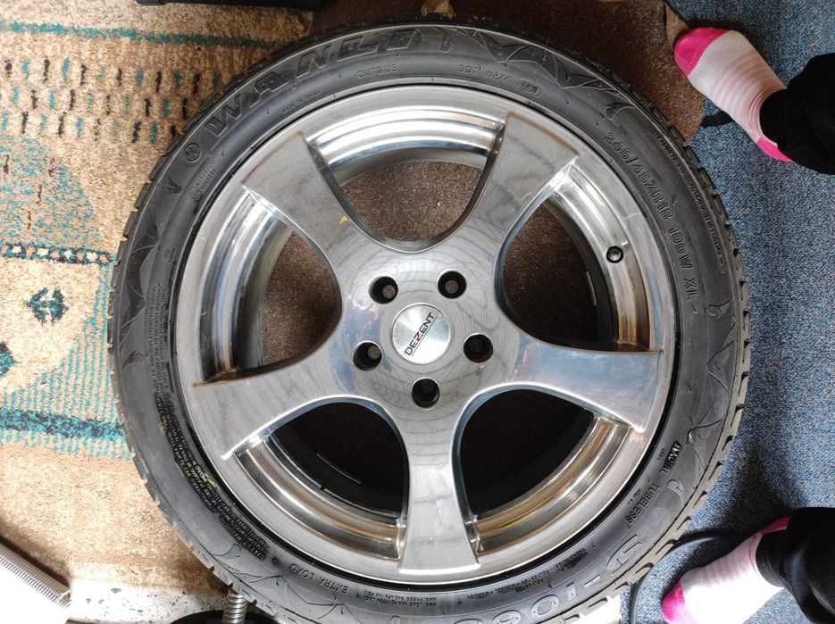 Vând jante r18 cu anvelope