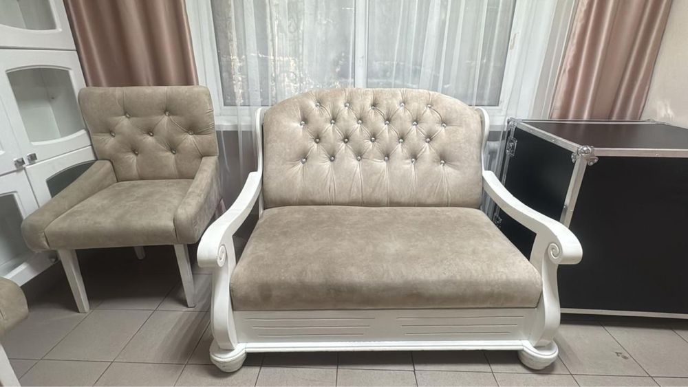 Диван с креслами