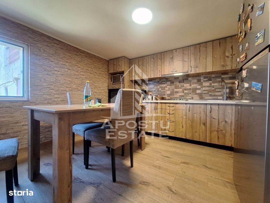 Casa individuala cu 5 camere si terasa, zona linistita Sanicolaul Mic