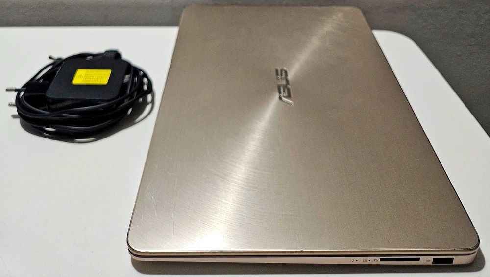 ASUS ZenBook UX430UA