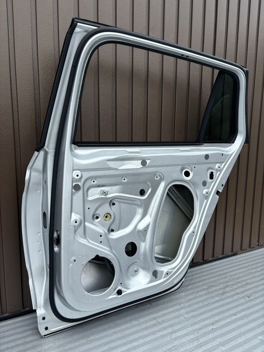 Usa dr spate Skoda Superb 3 combi cod de culoare LA7W 2015-2020