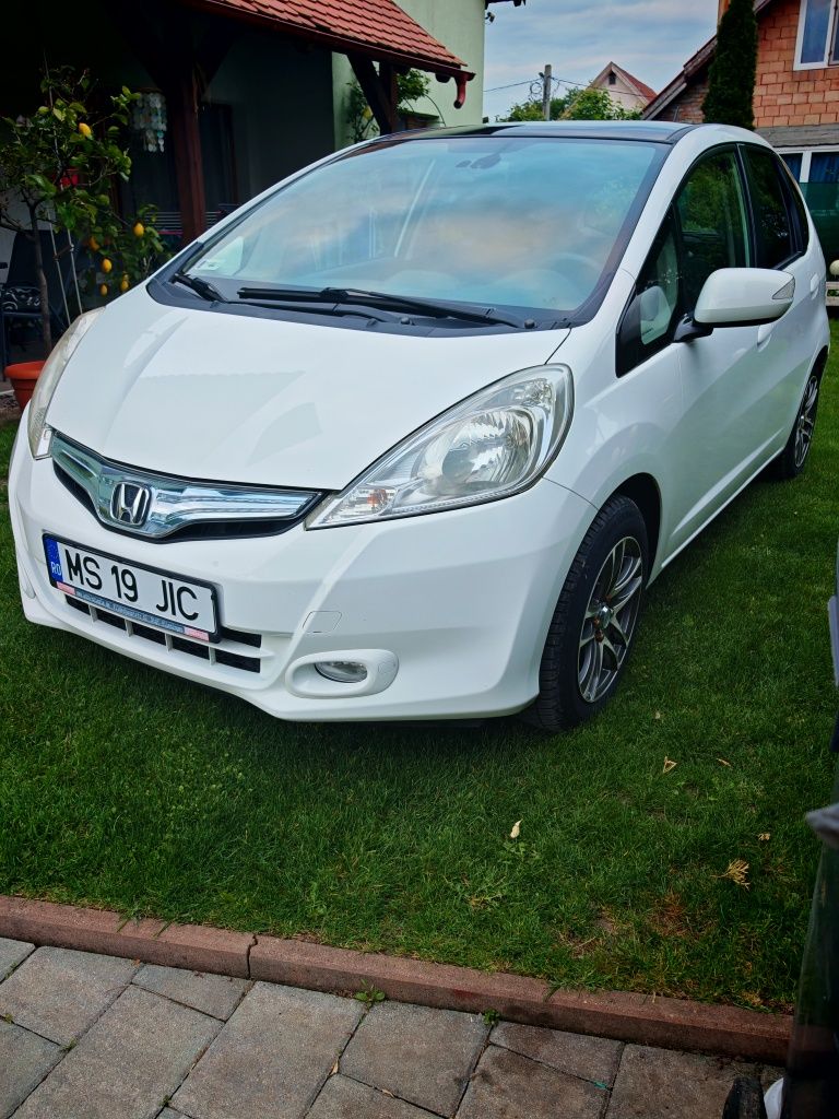 Honda jazz hibrid automată