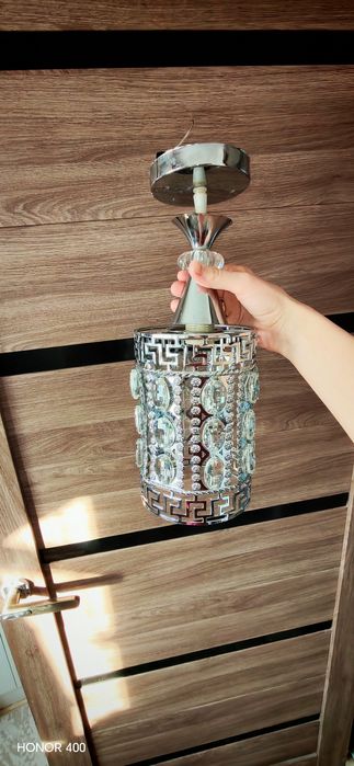 Продам люстру в рабочем состоянии