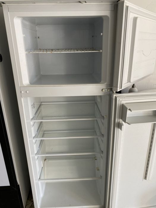 Холодильник жаксы жасап тұр