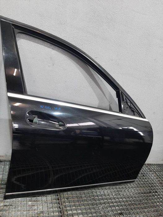 usa portiera dreapta fata  mercedes c-class w204 limuzina