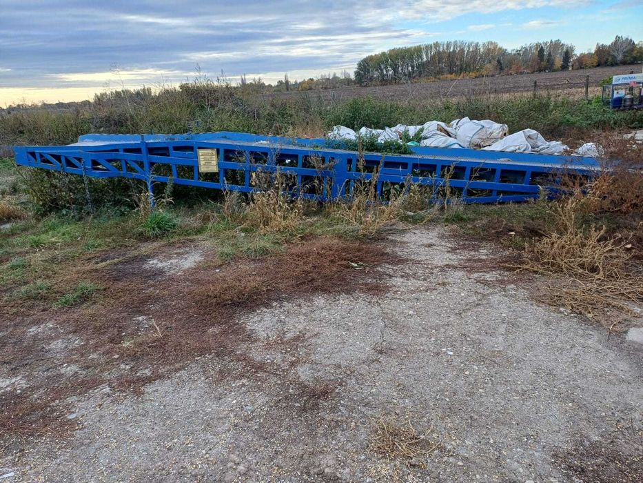 Se vinde presă peleti stivuitor rampa tir