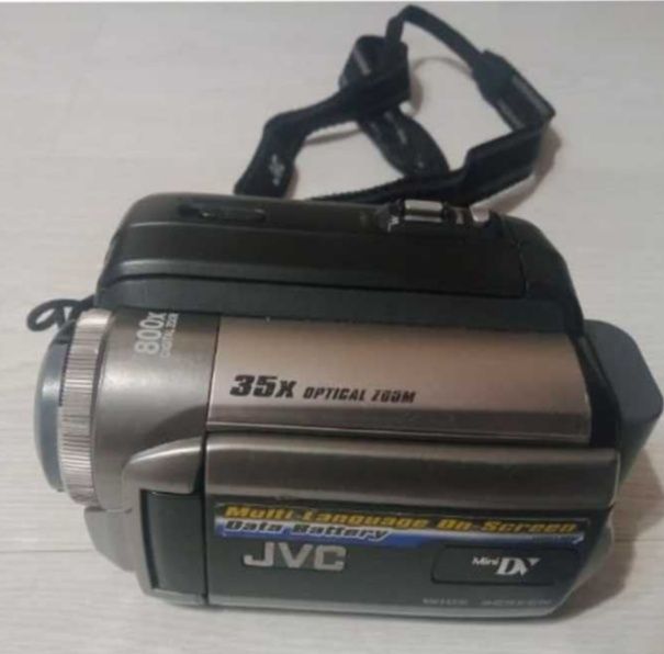 Продам видеокамеру JVC Японии