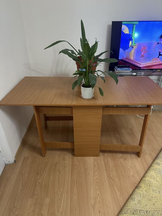 Срочно продается стол находится в городе Каскелен