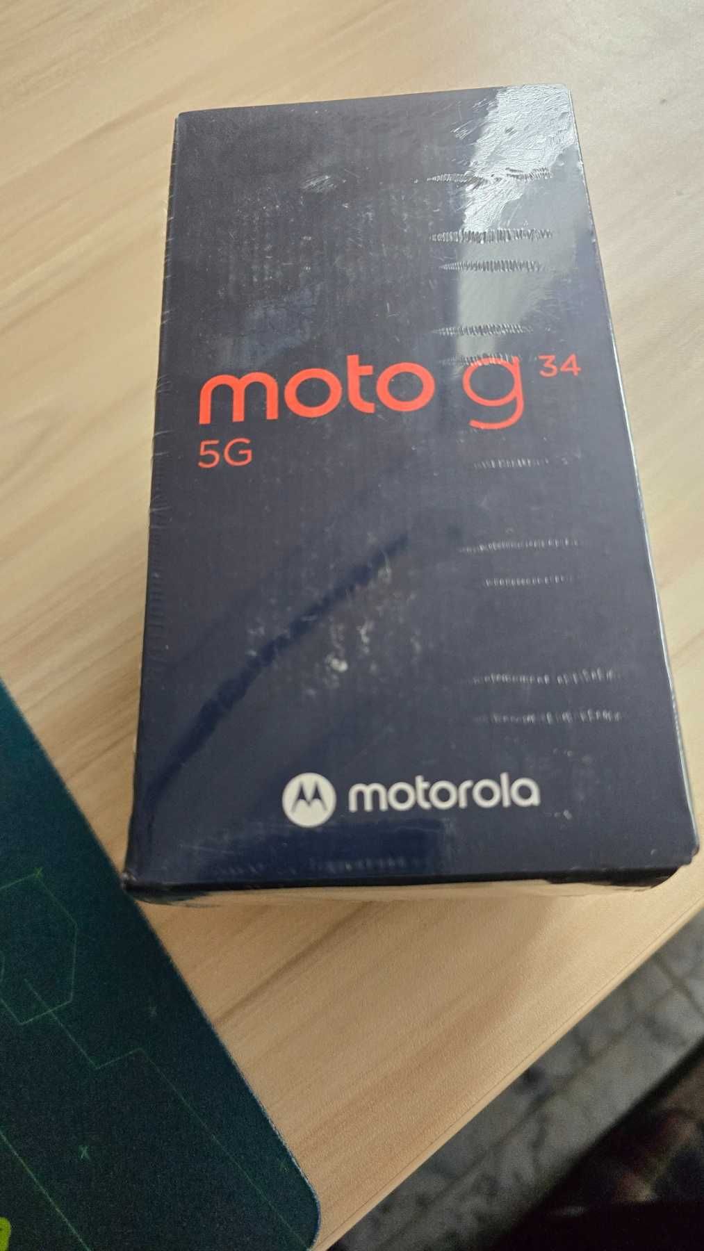 НОВ Motorola Moto G34 5G 8 RAM  + wireless earbuds слушалки