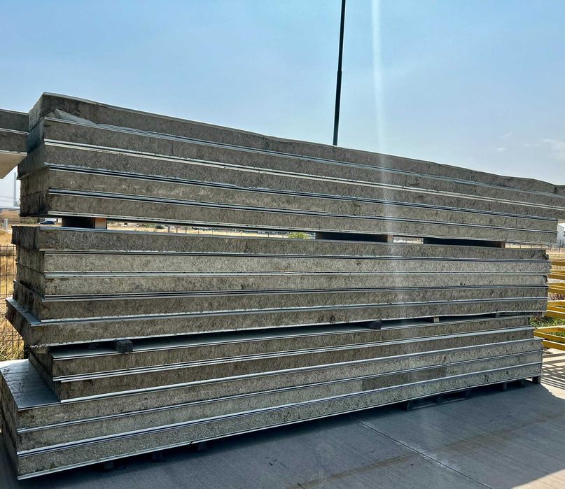 Panouri Sandwich din Vată Bazaltică - 215 mp, Grosime 15 cm - Izolație