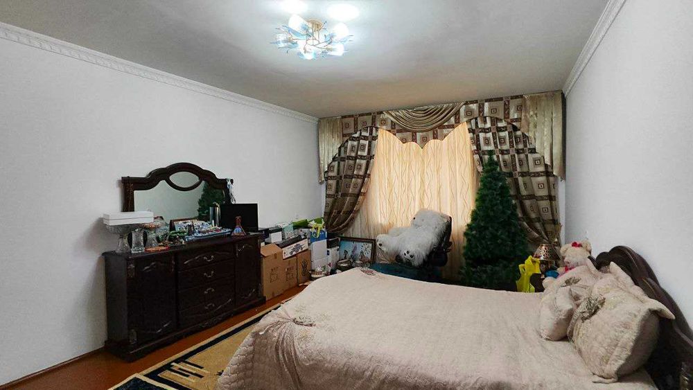 Участок 4-сотки 2-Этажный 10-комнат,улица Мехржон, 4-роддом.