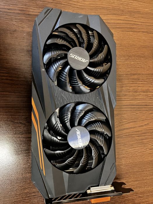 Видеокарта aorus rx 580 8gb прясно обслужена