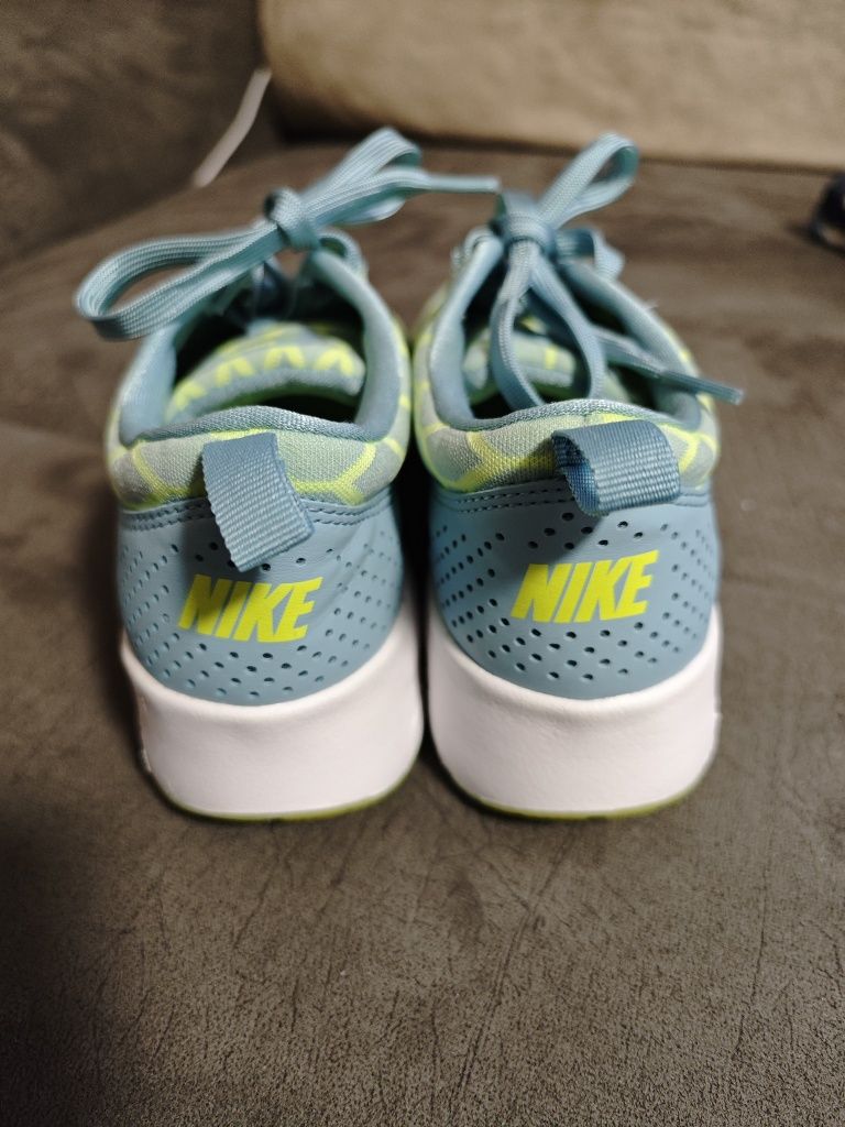 Nike -38/леко умален/затова 37