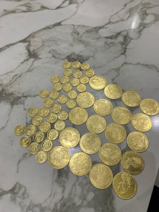 Vând monede placate cu aur de 24k