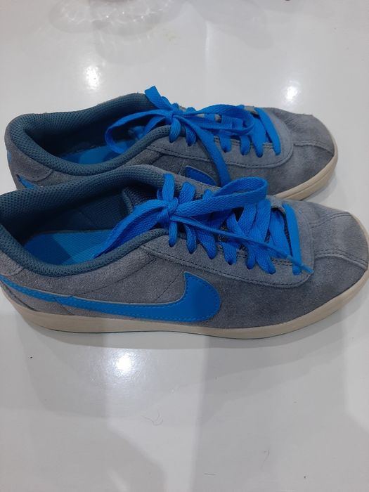 Дамски велурени кецове Nike-36.5 номер