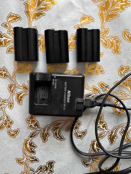 Nikon d810. Qo'shib beriladi 4-ta  obektiv