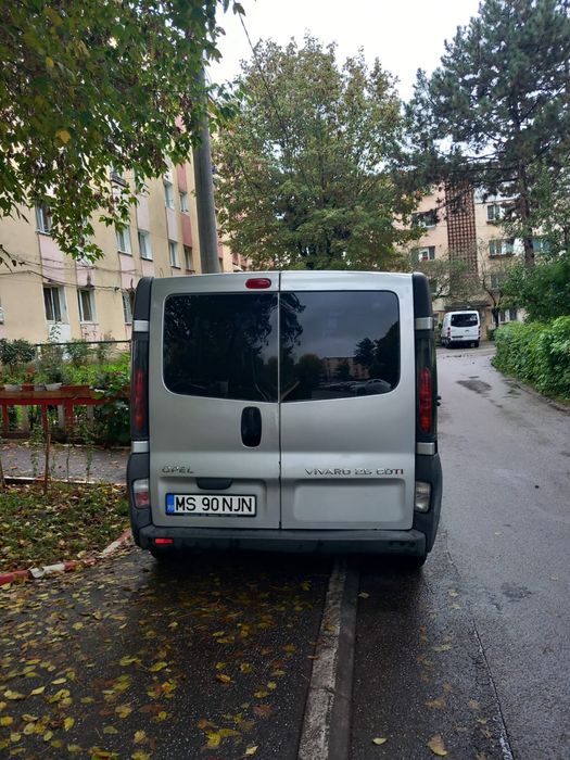 Opel Vivaro 2.5 Autoutilitara