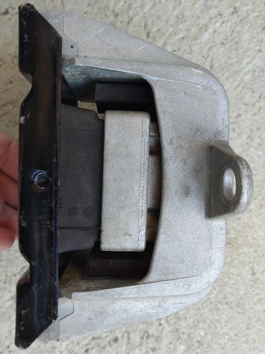 Тампон двигател Голф 4 (Golf IV)