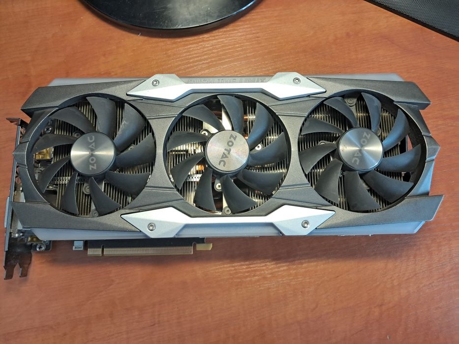 Продаю Gtx 1080ti Zotac