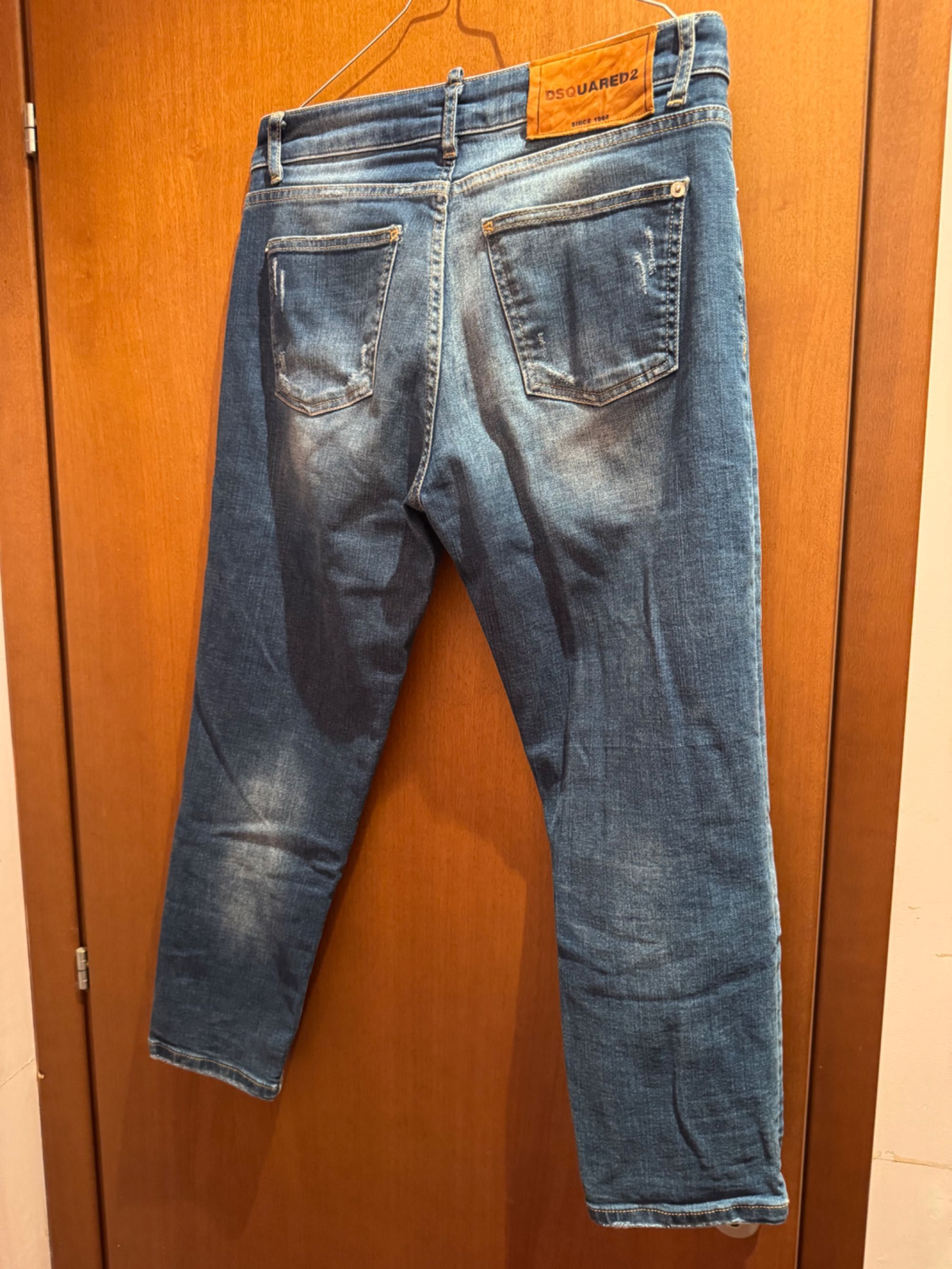 Дънки на марката Dsquared2