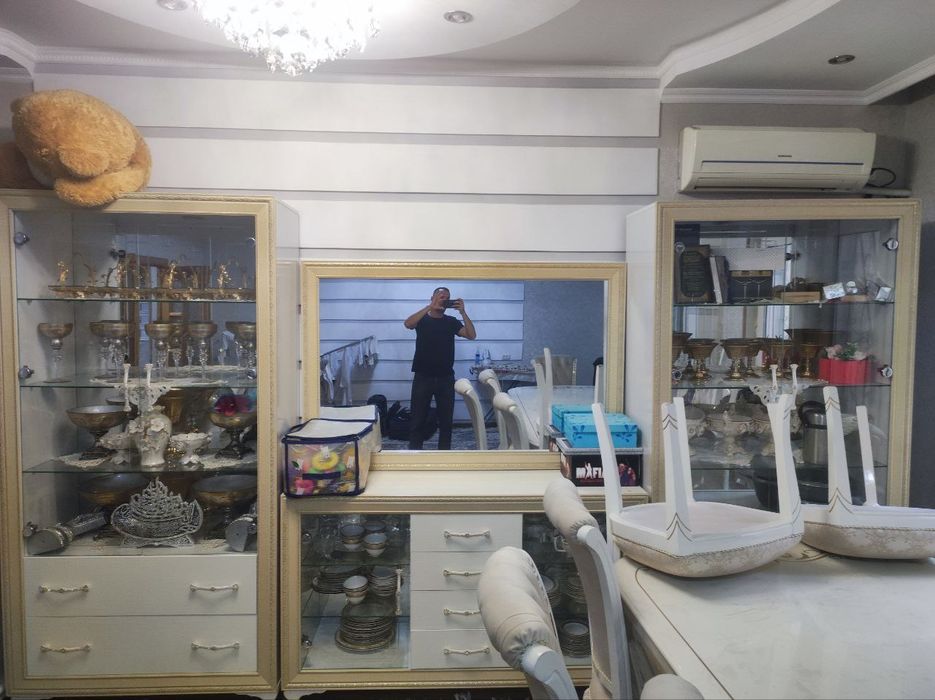 Стенка и стол стул комплект