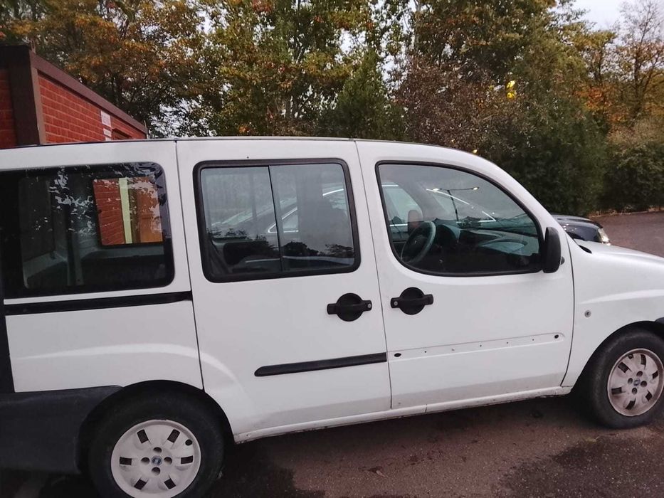 Vând fiat doblo, an 2002
