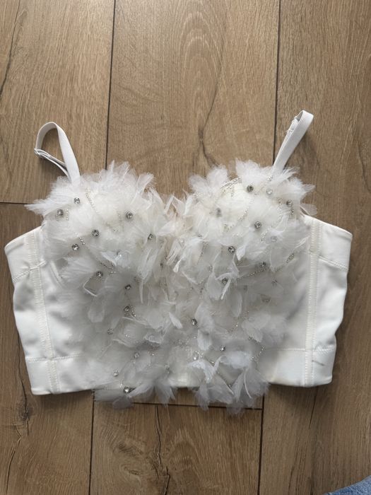 Бял топ, размер М, много високо качество.