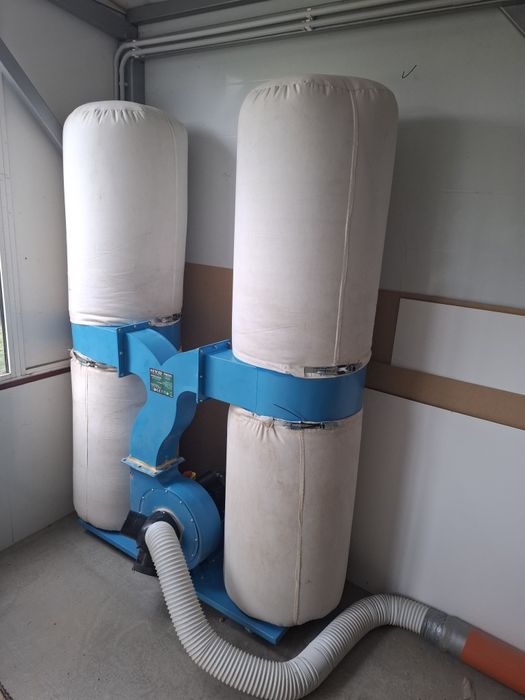 Circular cu incizor si exhaustor